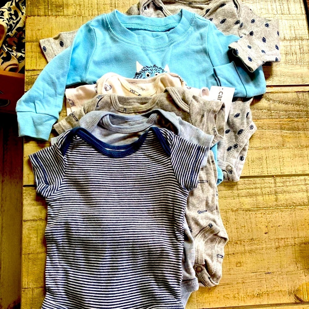 Carter’s cotton onesie lot. Gently worn.